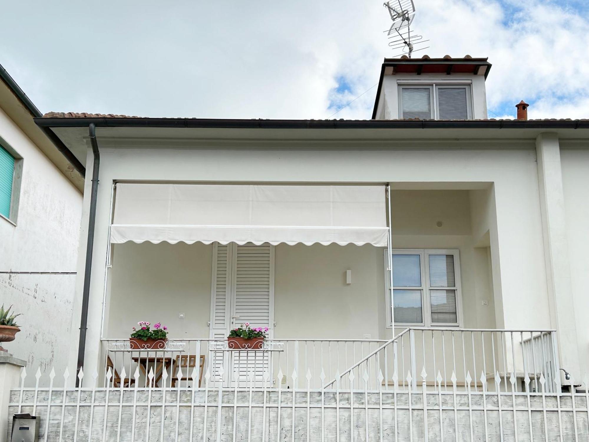La Casa Di Rosi Al Mare Vada Exterior foto